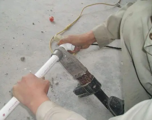 龙口漏水维修电话
